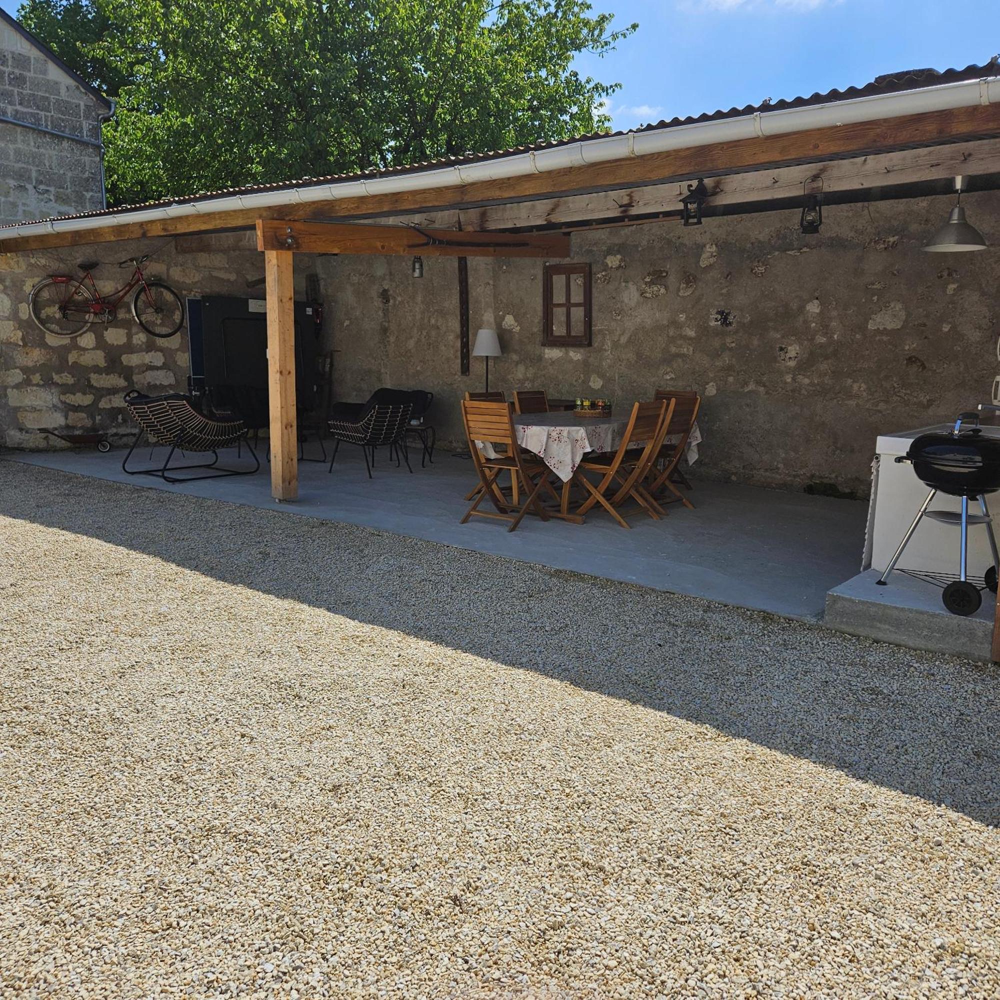 Gite Le Montinho Fontevraud L'Abbaye Kültér fotó